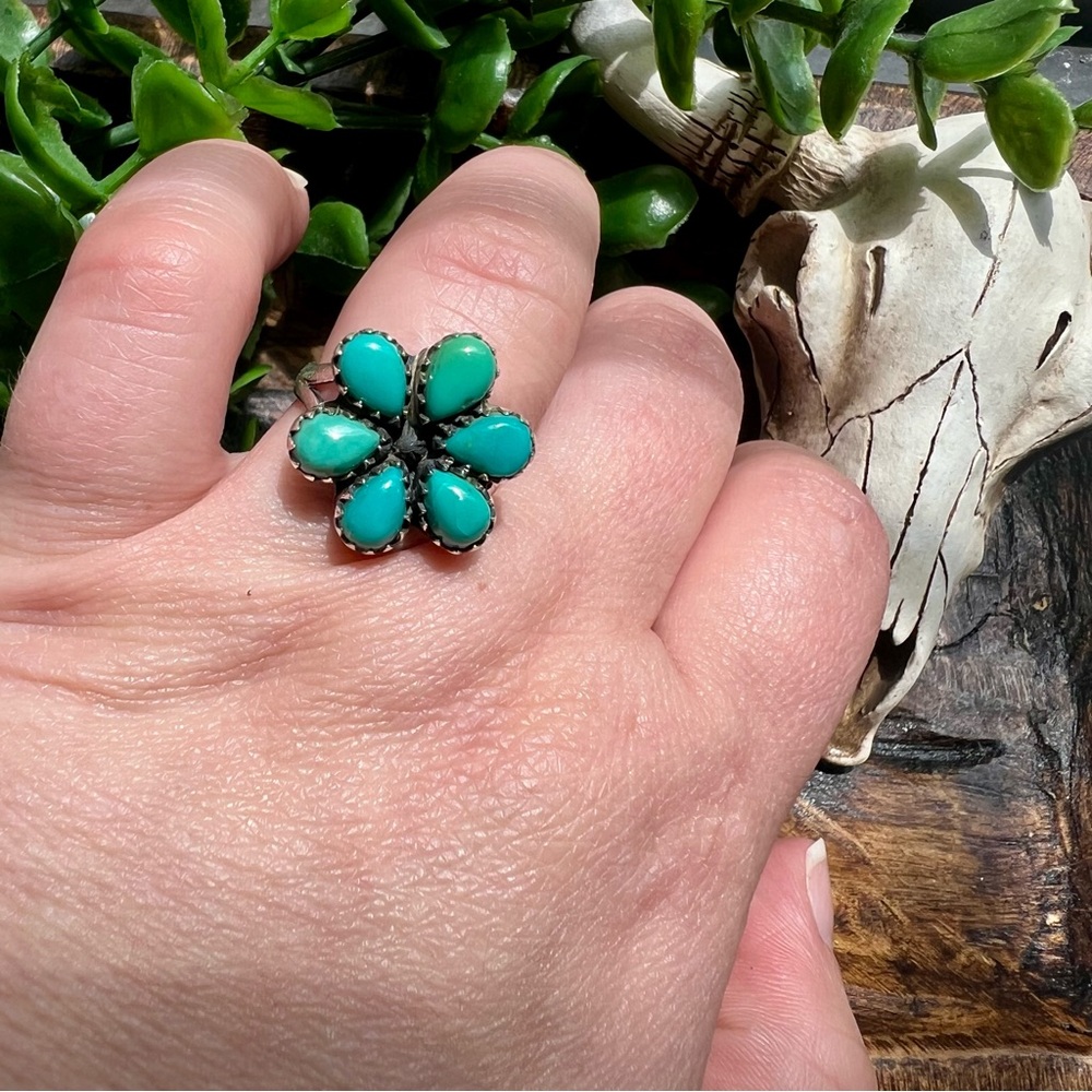 Turquoise Flower Ring - Picture 6 of 12